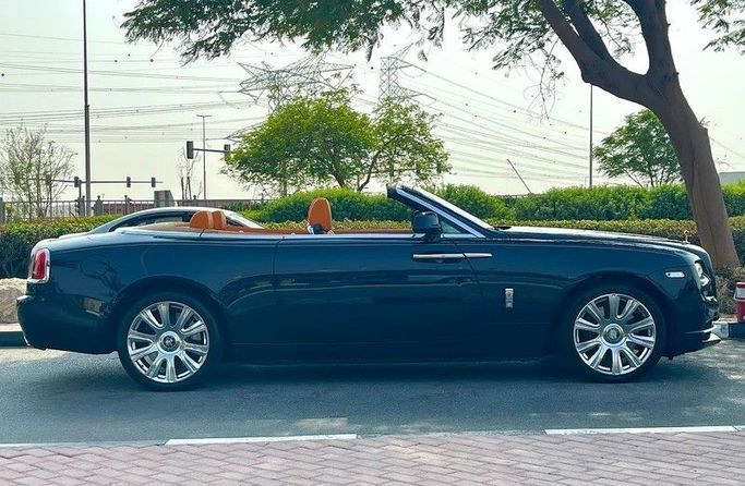Used Rolls-Royce Dawn, 6.6 l, 2016 in Dubai by 66 Motors, Blue color. GCC Specs | AUTO.AE