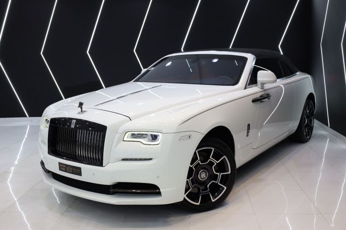 Подержанный Rolls-Royce Dawn, 6.6 л, 2017 в Дубае от Sanam Cars Белый цвет. GCC | AUTO.AE