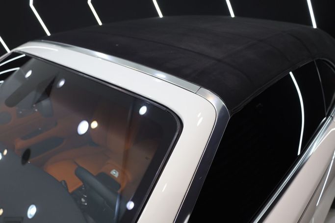 Подержанный Rolls-Royce Dawn, 6.6 л, 2017 в Дубае от Sanam Cars Белый цвет. GCC | AUTO.AE