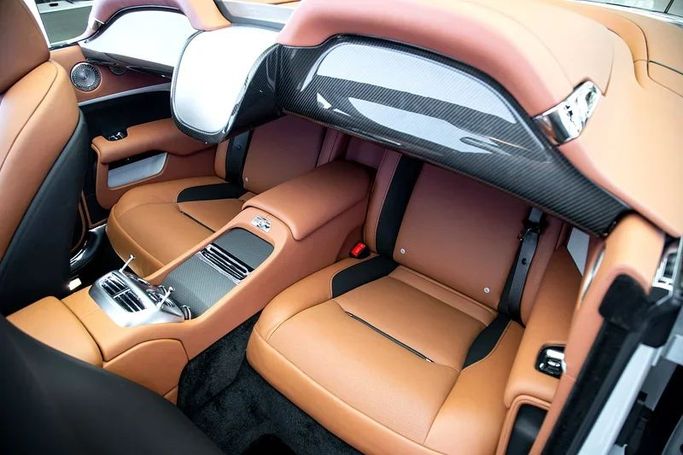 Подержанный Rolls-Royce Dawn, 6.6 л, 2021 в Дубае от Exotic Cars Серебристый цвет. Other | AUTO.AE