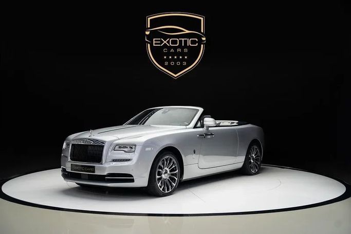 Подержанный Rolls-Royce Dawn, 6.6 л, 2019 в Дубае от Exotic Cars Серебристый цвет. GCC | AUTO.AE