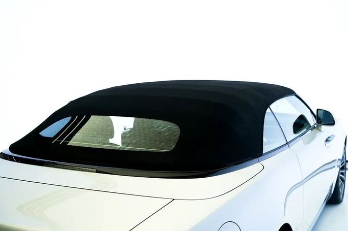 Подержанный Rolls-Royce Dawn, 6.6 л, 2019 в Дубае от Exotic Cars Серебристый цвет. GCC | AUTO.AE