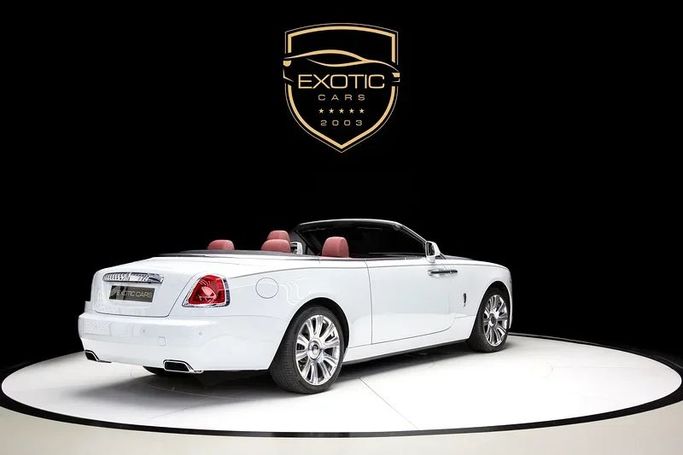 Подержанный Rolls-Royce Dawn, 6.6 л, 2017 в Дубае от Exotic Cars Белый цвет. Other | AUTO.AE