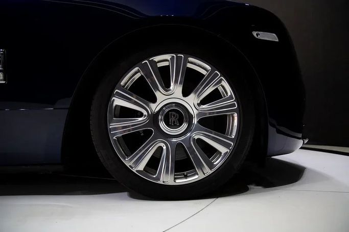 Подержанный Rolls-Royce Dawn, 6.6 л, 2017 в Дубае от Exotic Cars Синий цвет. Other | AUTO.AE