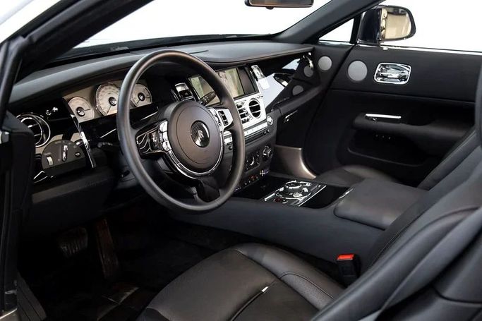 Подержанный Rolls-Royce Dawn, 6.6 л, 2017 в Дубае от Exotic Cars Синий цвет. Other | AUTO.AE