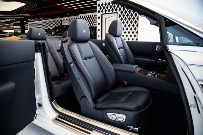 Used Rolls-Royce Dawn, 6.6 l, 2016 in Dubai by Exotic Cars, White color. Other | AUTO.AE