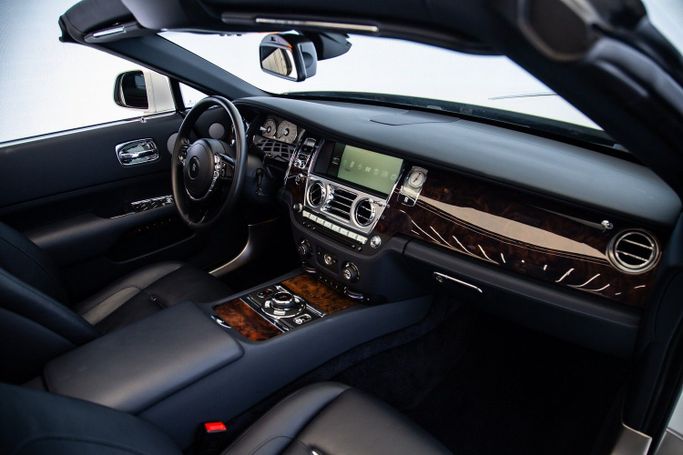 Used Rolls-Royce Dawn, 6.6 l, 2016 in Dubai by Exotic Cars, White color. Other | AUTO.AE