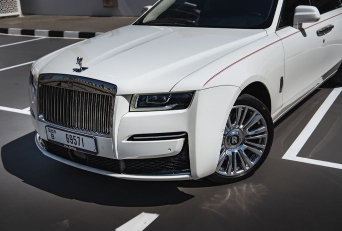 Rolls-Royce Ghost II, 2022 business sedan for rent in Dubai by POF RENTAL, white color | AUTO.AE