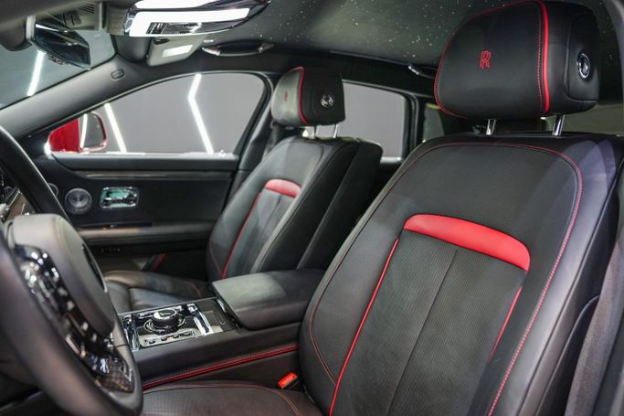 Used Rolls-Royce Ghost Black Badge II, 6.7 l, 2022 in Dubai by Sanam Cars, Red color. GCC Specs | AUTO.AE