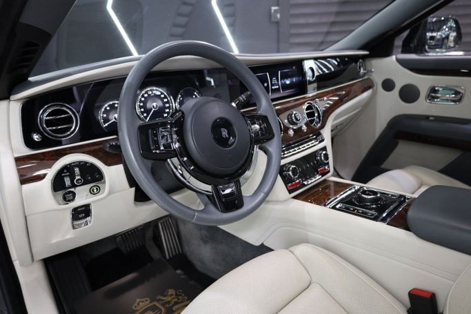 Used Rolls-Royce Ghost II, 6.7 l, 2021 in Dubai by Sanam Cars, Black color. GCC Specs | AUTO.AE