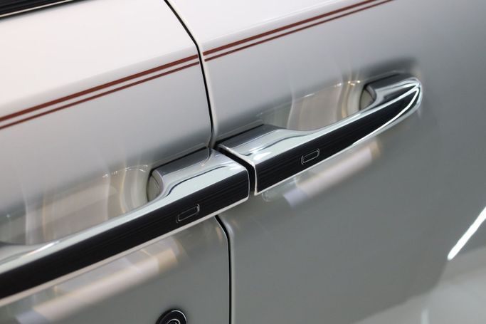 Подержанный Rolls-Royce Ghost II, 6.7 л, 2021 в Дубае от Sanam Cars Белый цвет. GCC | AUTO.AE