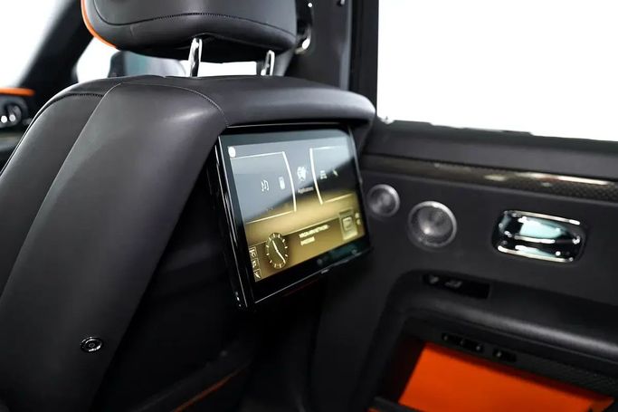 Подержанный Rolls-Royce Ghost Black Badge II, 6.7 л, 2022 в Дубае от Exotic Cars Черный цвет. GCC | AUTO.AE