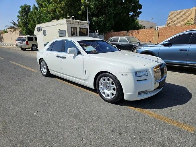 Used Rolls-Royce Ghost I, 6.6 l, 2011 in Dubai by Irfan Motors, White color. Japanese Specs | AUTO.AE
