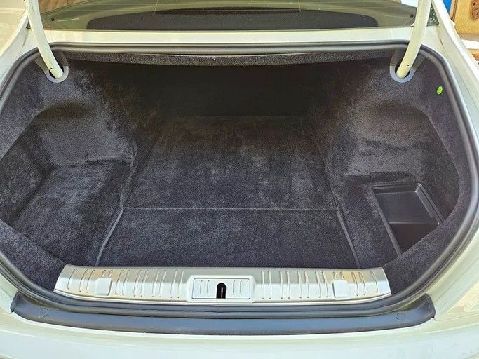 Used Rolls-Royce Ghost I, 6.6 l, 2011 in Dubai by Irfan Motors, White color. Japanese Specs | AUTO.AE