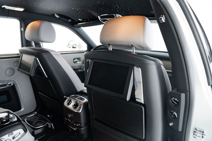 Used Rolls-Royce Ghost I Facelift (Series II), 6.6 l, 2019 in Dubai by Exotic Cars, Silver color. Other | AUTO.AE