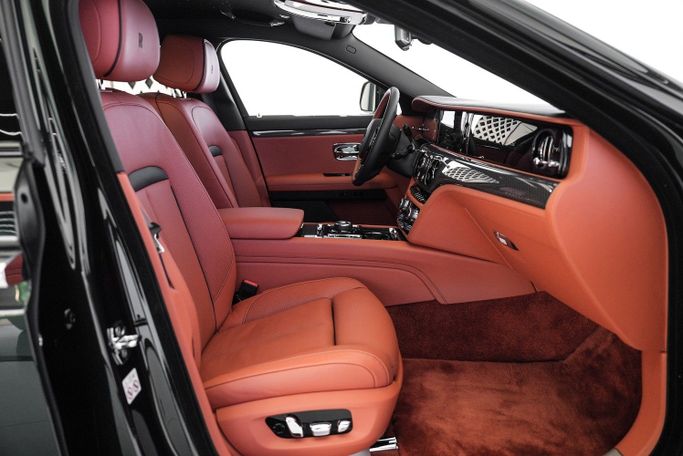 Used Rolls-Royce Ghost Black Badge II Facelift (Series II), 6.7 l, 2024 in Dubai by Exotic Cars, Green color. GCC Specs | AUTO.AE