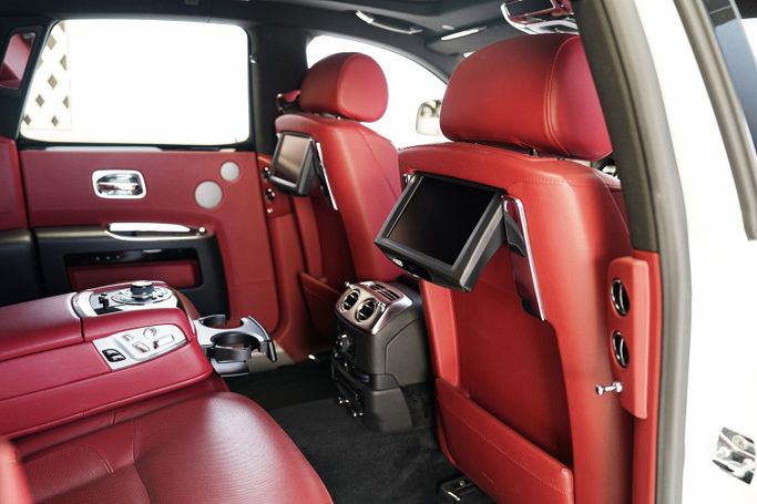 Used Rolls-Royce Ghost I, 6.6 l, 2011 in Dubai by Exotic Cars, White color. Other | AUTO.AE