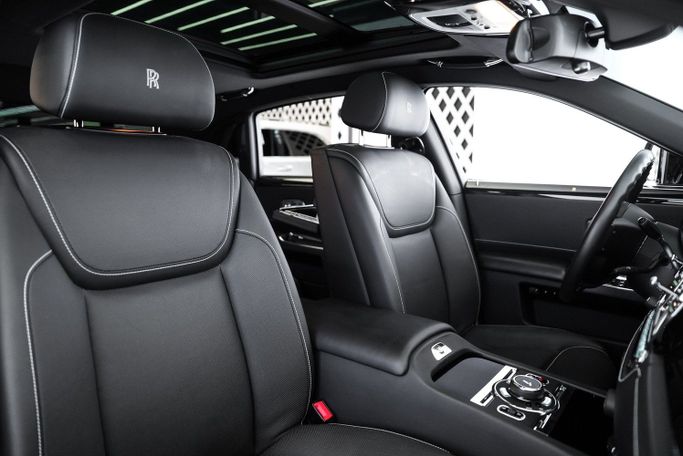 Used Rolls-Royce Ghost I Facelift (Series II), 6.6 l, 2016 in Dubai by Exotic Cars, Black color. Other | AUTO.AE