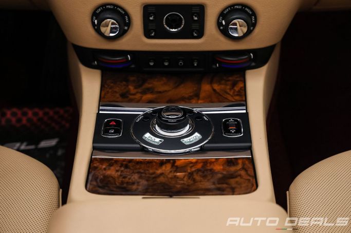 Подержанный Rolls-Royce Ghost I, 6.6 л, 2013 в Дубае от AUTO DEALS Фиолетовый цвет. GCC | AUTO.AE