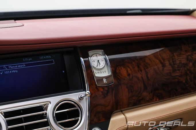 Подержанный Rolls-Royce Ghost I, 6.6 л, 2013 в Дубае от AUTO DEALS Фиолетовый цвет. GCC | AUTO.AE