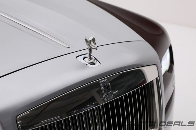 Подержанный Rolls-Royce Ghost I Рестайлинг (Series II), 6.6 л, 2016 в Дубае от AUTO DEALS Красный цвет. GCC | AUTO.AE