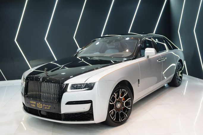 Подержанный Rolls-Royce Ghost Black Badge II, 6.7 л, 2024 в Дубае от Sanam Cars Серебристый цвет. GCC | AUTO.AE | Объявление #259108