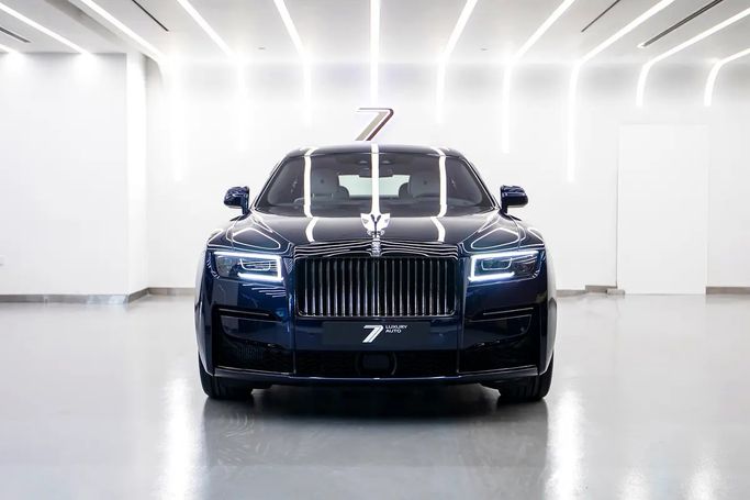 Подержанный Rolls-Royce Ghost Black Badge RR21, 6.7 л, 2024 в ОАЭ, Дубай от 7 Luxury Auto Тёмно-синий цвет. GCC | AUTO.AE | Объявление #281693