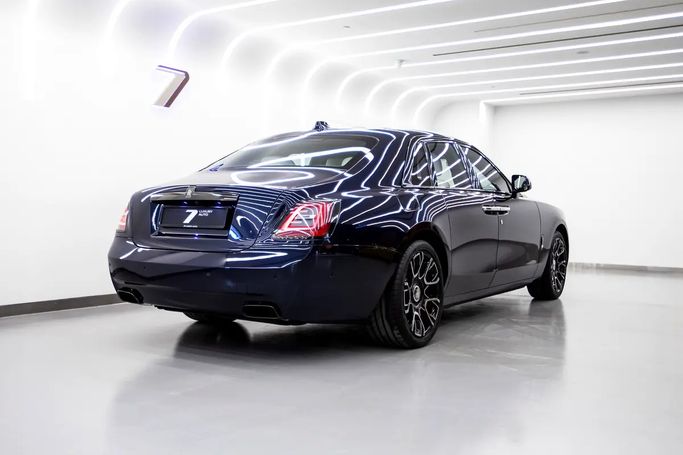 Подержанный Rolls-Royce Ghost Black Badge RR21, 6.7 л, 2024 в ОАЭ, Дубай от 7 Luxury Auto Тёмно-синий цвет. GCC | AUTO.AE | Объявление #281693 — фото 5 из 17
