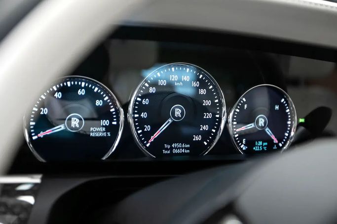 Подержанный Rolls-Royce Ghost Black Badge RR21, 6.7 л, 2024 в ОАЭ, Дубай от 7 Luxury Auto Тёмно-синий цвет. GCC | AUTO.AE | Объявление #281693 — фото 12 из 17