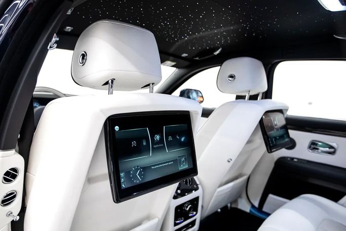 Подержанный Rolls-Royce Ghost Black Badge RR21, 6.7 л, 2024 в ОАЭ, Дубай от 7 Luxury Auto Тёмно-синий цвет. GCC | AUTO.AE | Объявление #281693 — фото 13 из 17