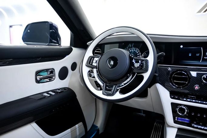 Подержанный Rolls-Royce Ghost Black Badge RR21, 6.7 л, 2024 в ОАЭ, Дубай от 7 Luxury Auto Тёмно-синий цвет. GCC | AUTO.AE | Объявление #281693 — фото 14 из 17