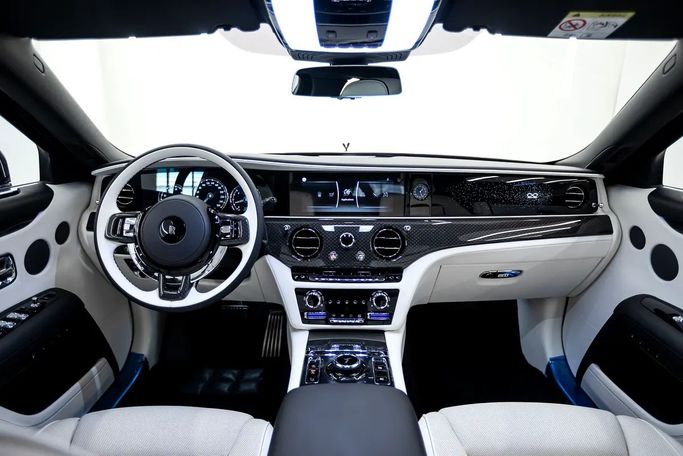 Подержанный Rolls-Royce Ghost Black Badge RR21, 6.7 л, 2024 в ОАЭ, Дубай от 7 Luxury Auto Тёмно-синий цвет. GCC | AUTO.AE | Объявление #281693 — фото 15 из 17