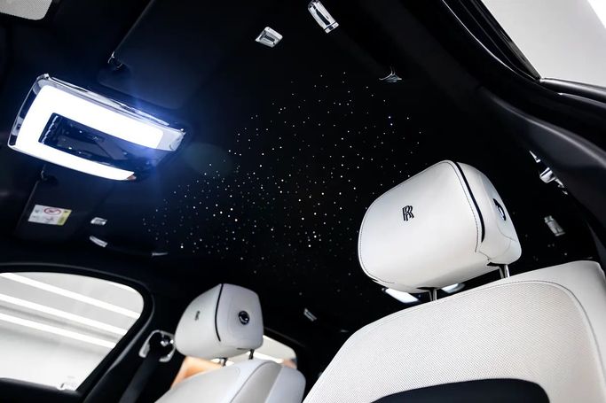 Подержанный Rolls-Royce Ghost Black Badge RR21, 6.7 л, 2024 в ОАЭ, Дубай от 7 Luxury Auto Тёмно-синий цвет. GCC | AUTO.AE | Объявление #281693 — фото 10 из 17