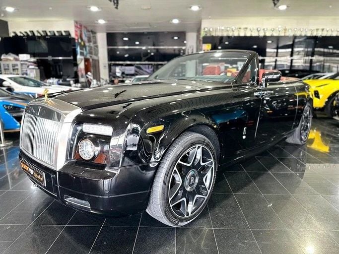 Подержанный Rolls-Royce Phantom VII, 6.7 л, 2009 в Дубае от Top Line Motors Черный цвет. GCC | AUTO.AE