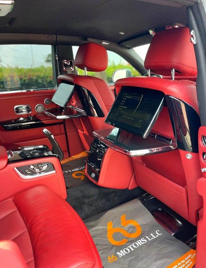 Подержанный Rolls-Royce Phantom VIII, 6.7 л, 2019 в Дубае от 66 Motors Другой цвет цвет. GCC | AUTO.AE