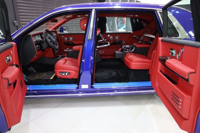 New Rolls-Royce Phantom VIII, 6.7 l, 2024 in Dubai by Sanam Cars, Blue color. GCC Specs | AUTO.AE