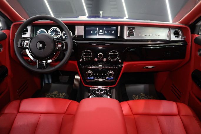 New Rolls-Royce Phantom VIII, 6.7 l, 2024 in Dubai by Sanam Cars, Blue color. GCC Specs | AUTO.AE