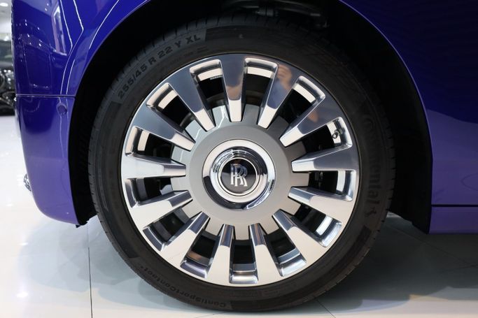 New Rolls-Royce Phantom VIII, 6.7 l, 2024 in Dubai by Sanam Cars, Blue color. GCC Specs | AUTO.AE