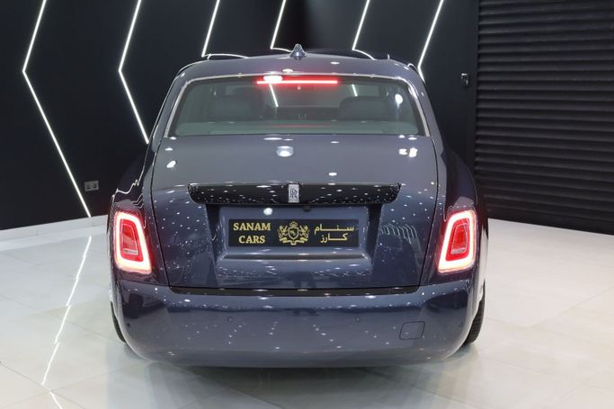 Used Rolls-Royce Phantom VIII, 6.7 l, 2021 in Dubai by Sanam Cars, Blue color. GCC Specs | AUTO.AE