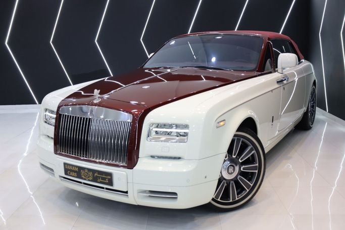 Подержанный Rolls-Royce Phantom VIII, 6.7 л, 2017 в Дубае от Sanam Cars Белый цвет. GCC | AUTO.AE