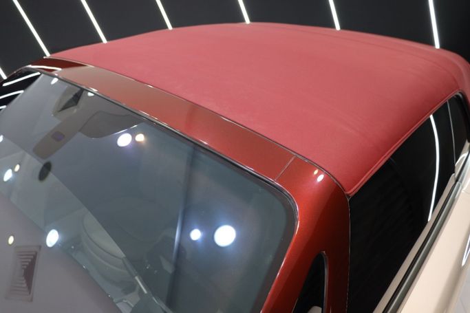 Подержанный Rolls-Royce Phantom VIII, 6.7 л, 2017 в Дубае от Sanam Cars Белый цвет. GCC | AUTO.AE