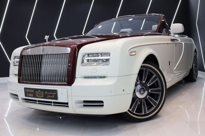 Подержанный Rolls-Royce Phantom VIII, 6.7 л, 2017 в Дубае от Sanam Cars Белый цвет. GCC | AUTO.AE