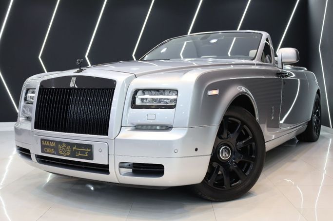 Подержанный Rolls-Royce Phantom VII Рестайлинг (Series II), 6.7 л, 2013 в Дубае от Sanam Cars Серебристый цвет. GCC | AUTO.AE