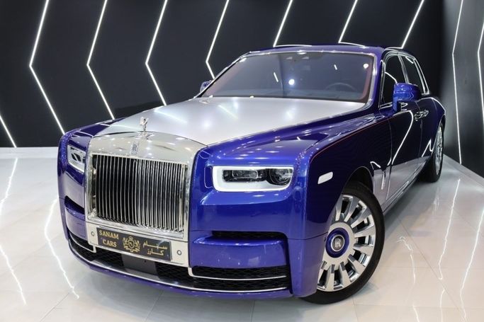 Подержанный Rolls-Royce Phantom VIII, 6.7 л, 2018 в Дубае от Sanam Cars Синий цвет. GCC | AUTO.AE