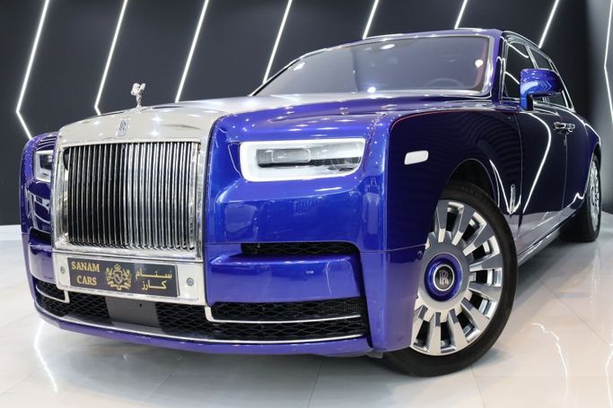 Подержанный Rolls-Royce Phantom VIII, 6.7 л, 2018 в Дубае от Sanam Cars Синий цвет. GCC | AUTO.AE