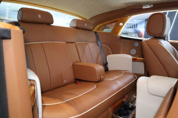 Подержанный Rolls-Royce Phantom VII Рестайлинг (Series II), 6.7 л, 2013 в Дубае от Sanam Cars Белый цвет. GCC | AUTO.AE