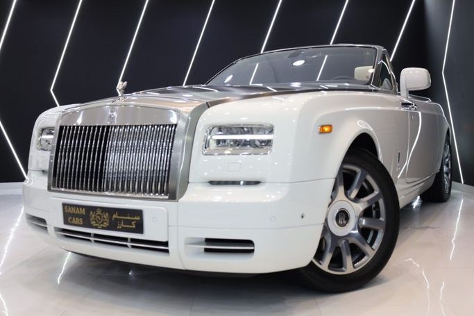 Подержанный Rolls-Royce Phantom VII Рестайлинг (Series II), 6.7 л, 2013 в Дубае от Sanam Cars Белый цвет. GCC | AUTO.AE