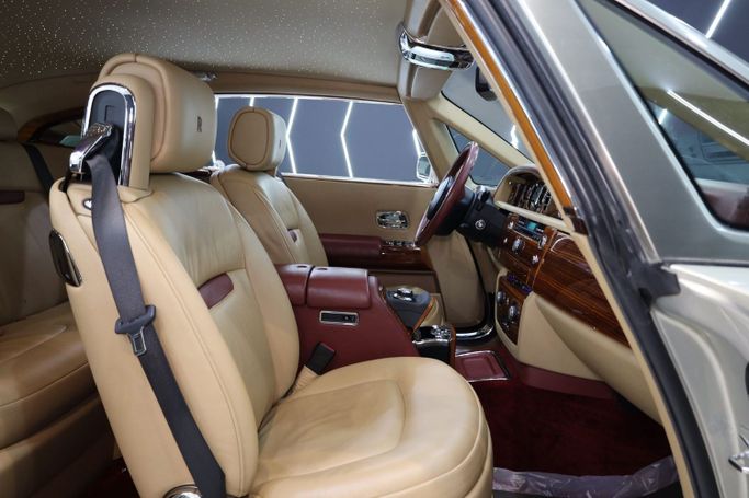 Used Rolls-Royce Phantom VII, 6.7 l, 2009 in Dubai by Sanam Cars, Silver color. GCC Specs | AUTO.AE