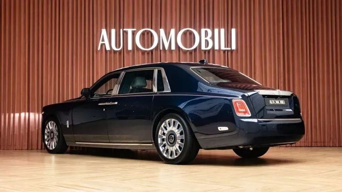 Подержанный Rolls-Royce Phantom VIII, 6.7 л, 2019 в Дубае от Automobili Motors Тёмно-синий цвет. GCC | AUTO.AE