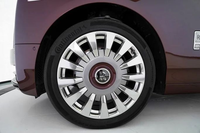 Подержанный Rolls-Royce Phantom Extended VIII, 6.7 л, 2019 в Дубае от Exotic Cars Бронзовый цвет. GCC | AUTO.AE